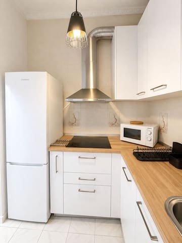 Apartamento de 2 habitaciones en Punta Mujeres, Haría en alquiler con garaje - 1.100 € (Ref: 9830742)