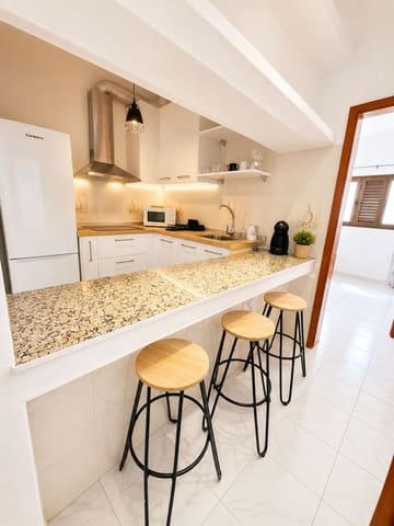 Apartamento de 2 habitaciones en Punta Mujeres, Haría en alquiler con garaje - 1.100 € (Ref: 9830742)