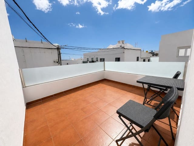 Apartamento de 2 habitaciones en Punta Mujeres, Haría en alquiler con garaje - 1.100 € (Ref: 9830742)