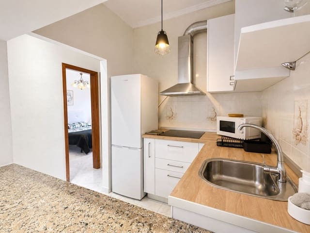 Apartamento de 2 habitaciones en Punta Mujeres, Haría en alquiler con garaje - 1.100 € (Ref: 9830742)