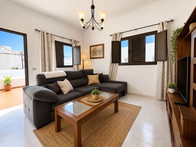 Apartamento de 2 habitaciones en Punta Mujeres, Haría en alquiler con garaje - 1.100 € (Ref: 9830742)