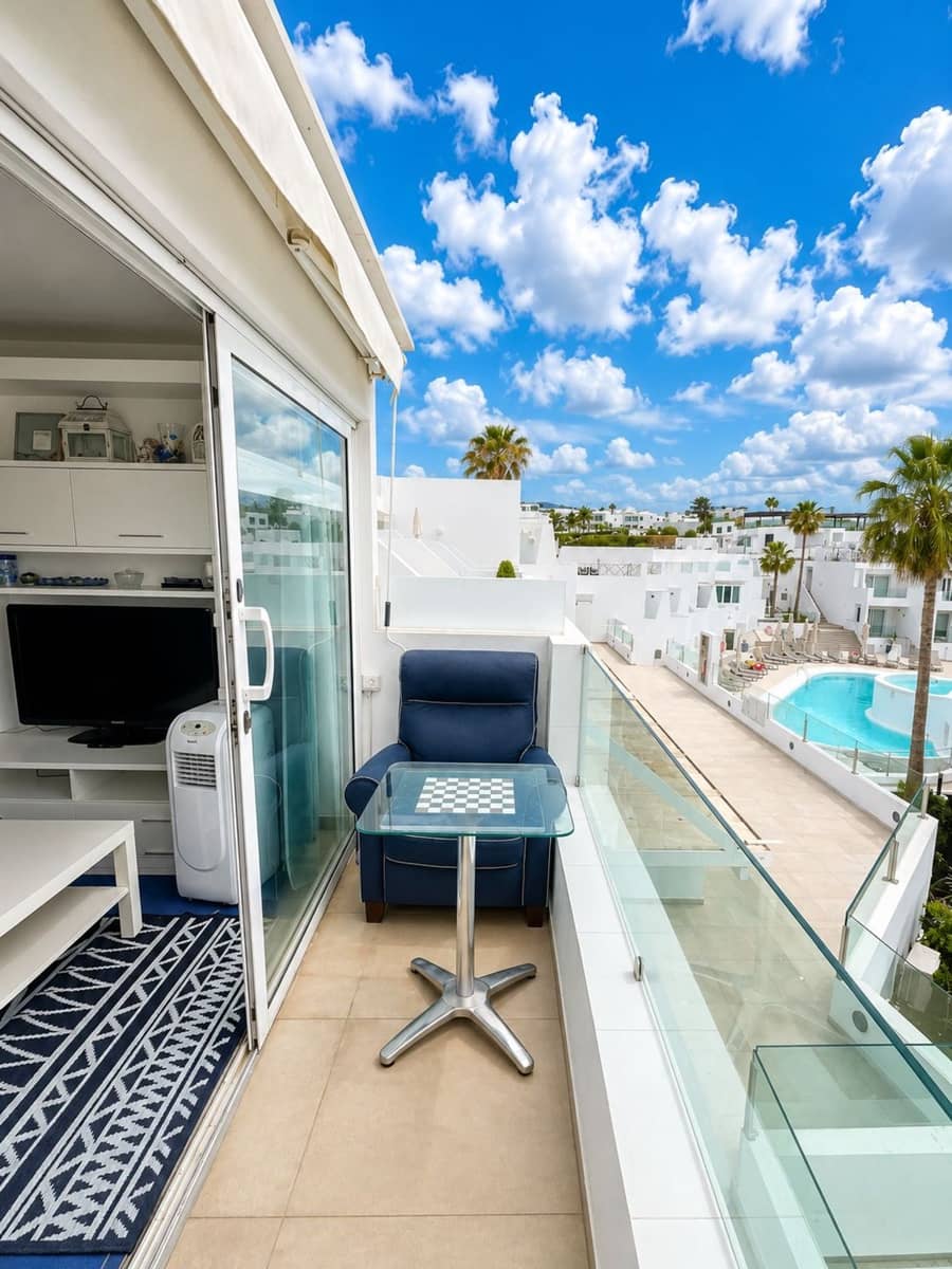 Apartment for sale in Puerto del Carmen with pool garage - € 210,000 (Ref: 9838787)
