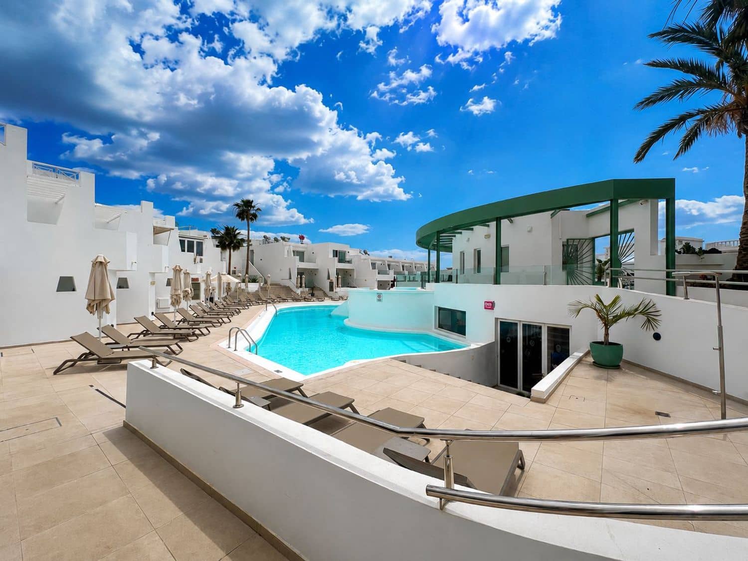 Apartment for sale in Puerto del Carmen with pool garage - € 210,000 (Ref: 9838787)