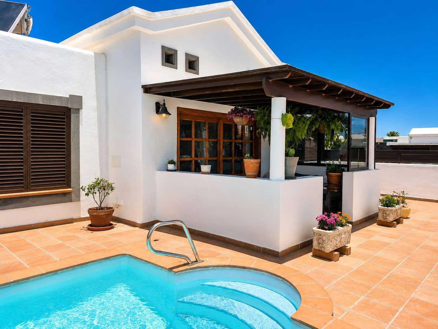 2 bedroom Townhouse for sale in Playa Blanca with pool garage - € 530,000 (Ref: 9932836)