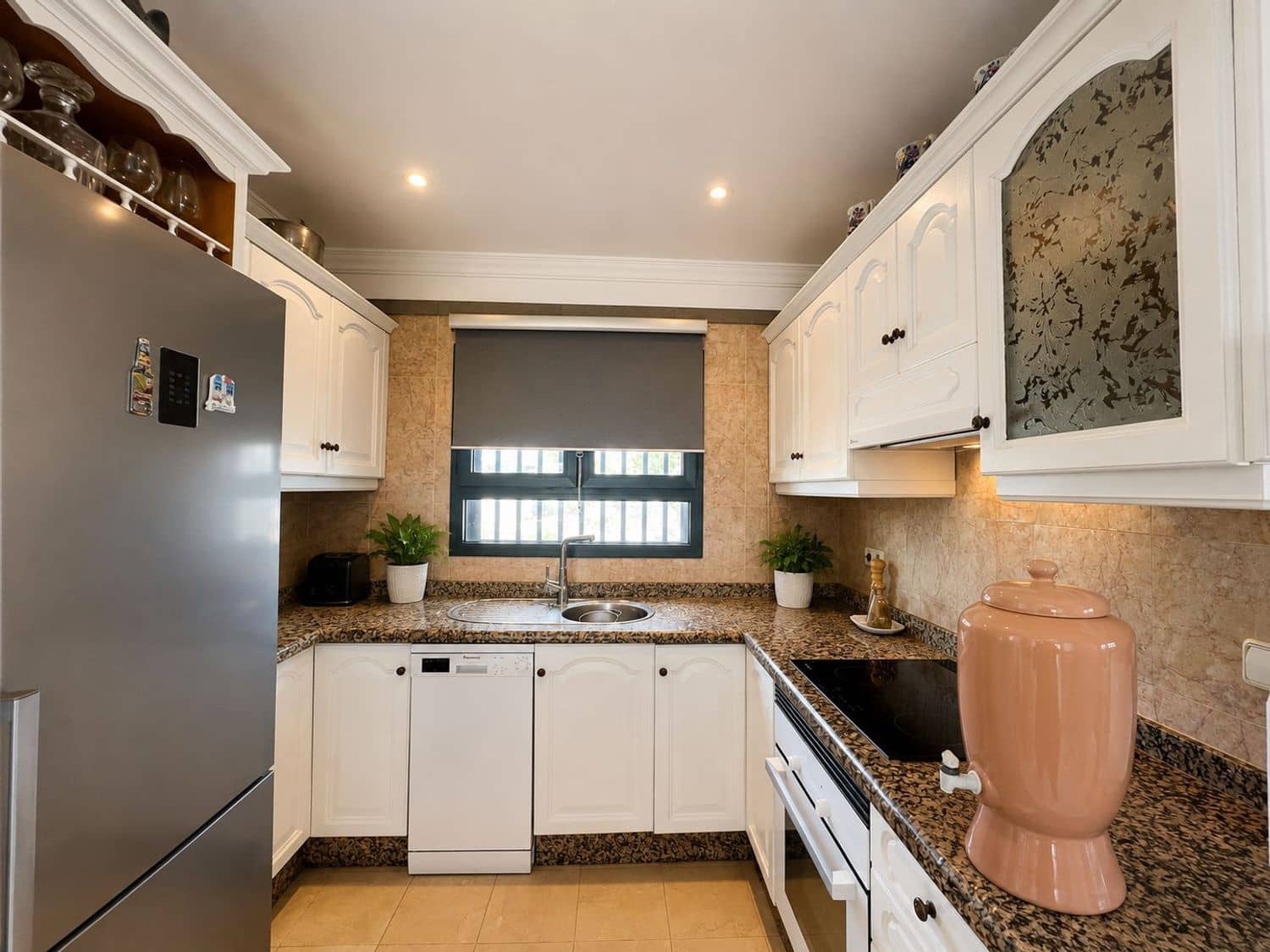 2 bedroom Townhouse for sale in Playa Blanca with pool garage - € 530,000 (Ref: 9932836)