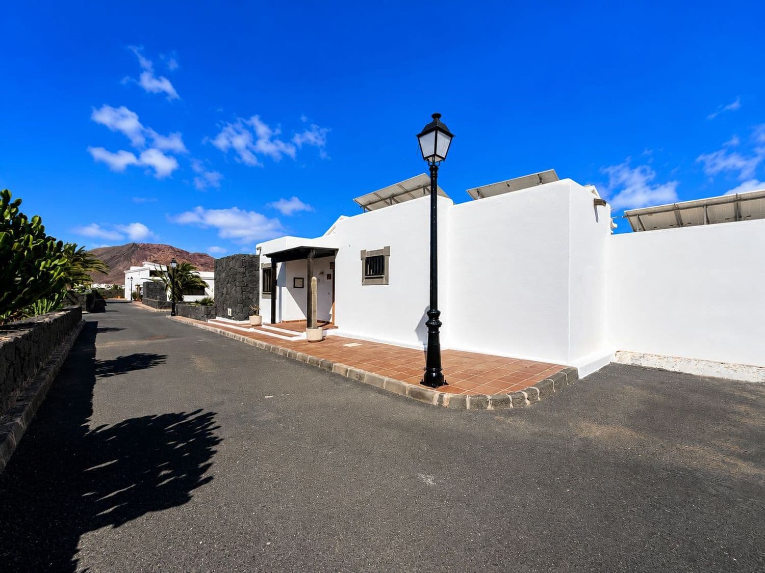 2 bedroom Townhouse for sale in Playa Blanca with pool garage - € 530,000 (Ref: 9932836)