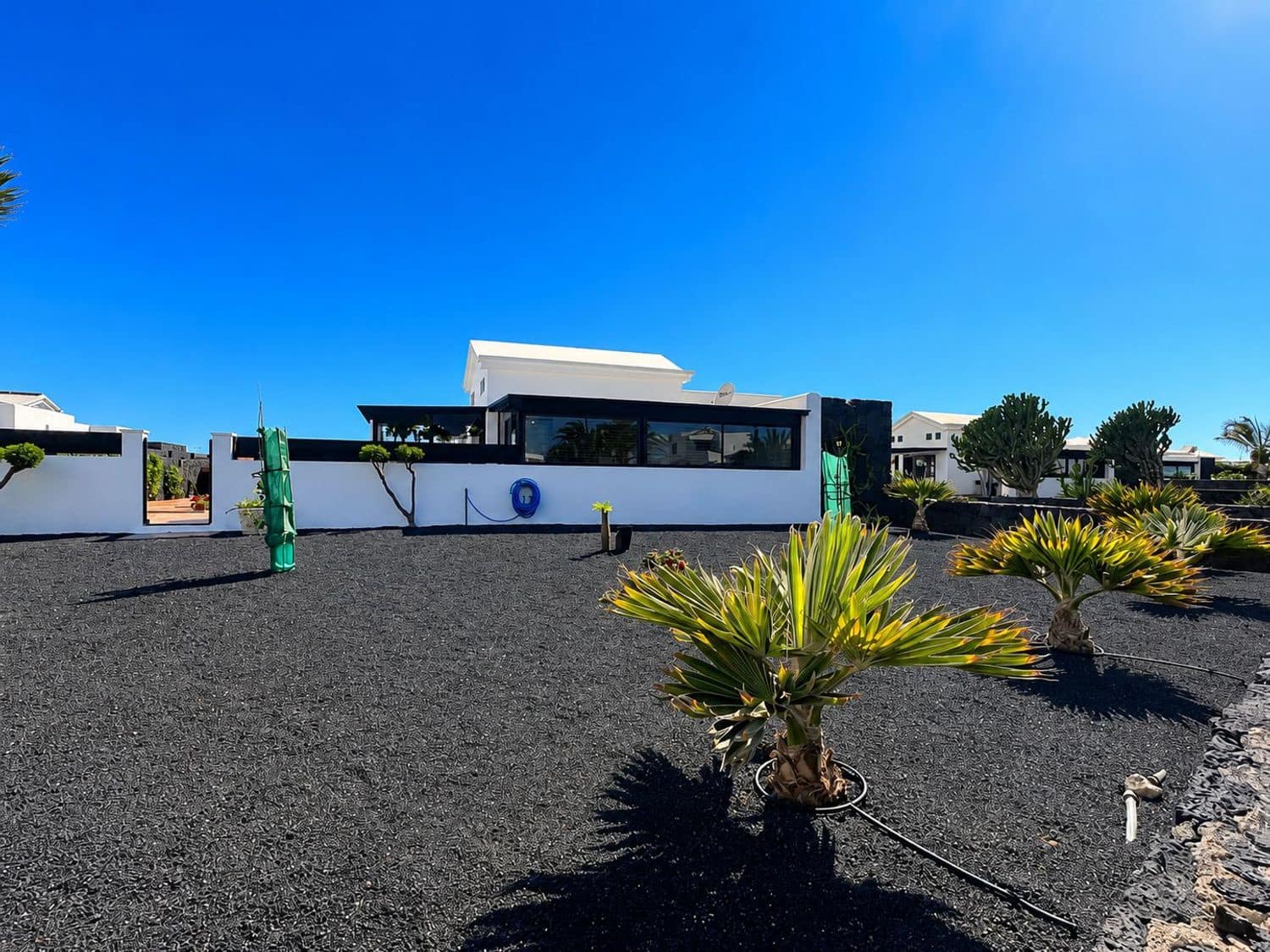 2 bedroom Townhouse for sale in Playa Blanca with pool garage - € 530,000 (Ref: 9932836)