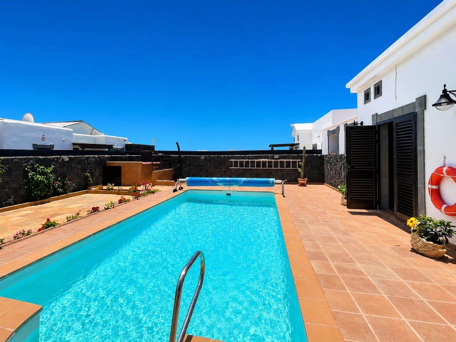 2 bedroom Townhouse for sale in Montana Roja with pool garage - € 530,000 (Ref: 9932836)