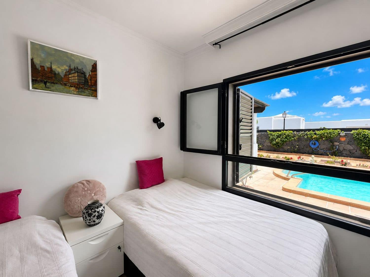 2 bedroom Townhouse for sale in Montana Roja with pool garage - € 530,000 (Ref: 9932836)