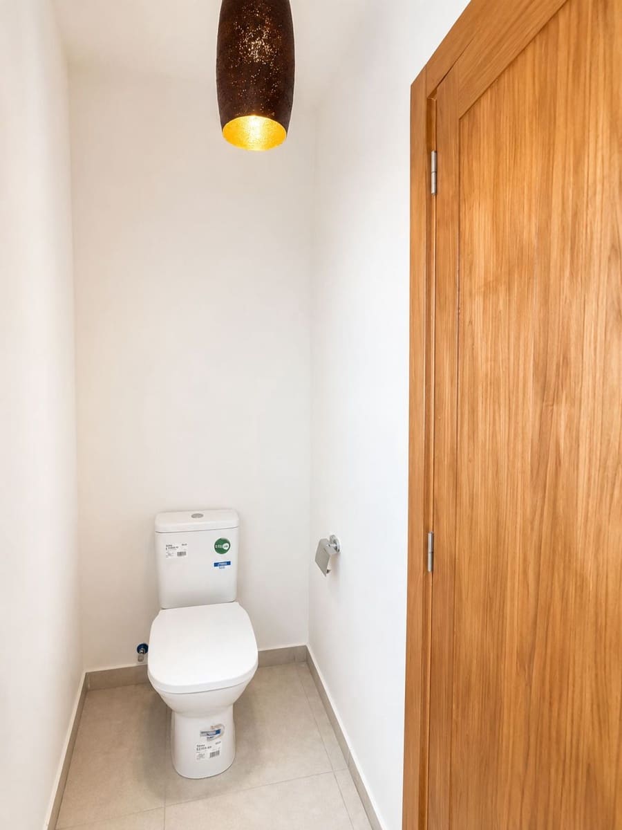 5 slaapkamer Villa te huur in Tabayesco met zwembad garage - € 3.900 (Ref: 9964889)