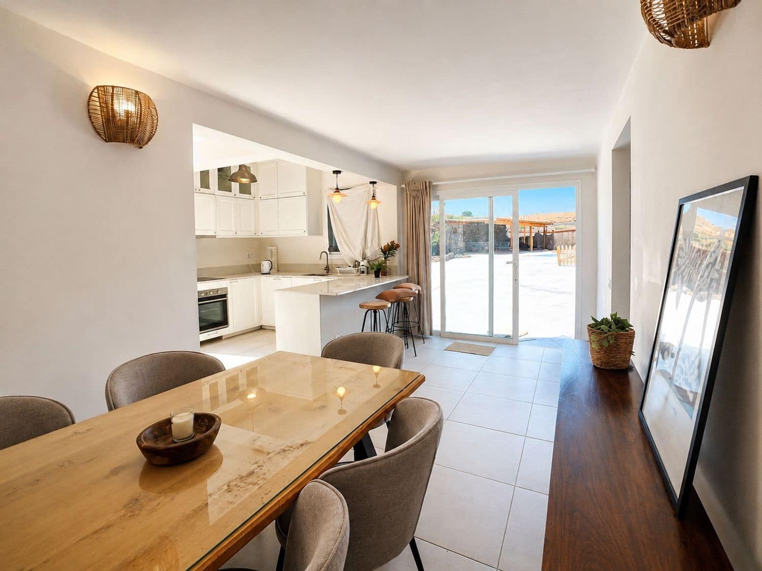 5 slaapkamer Villa te huur in Tabayesco met zwembad garage - € 3.900 (Ref: 9964889)