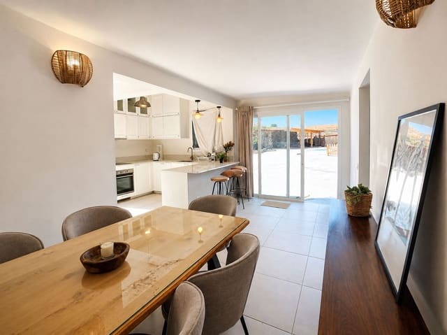 5 soverom Villa til leie i Tabayesco, Haría med svømmebasseng garasje - € 3 900 (Ref: 9964889)