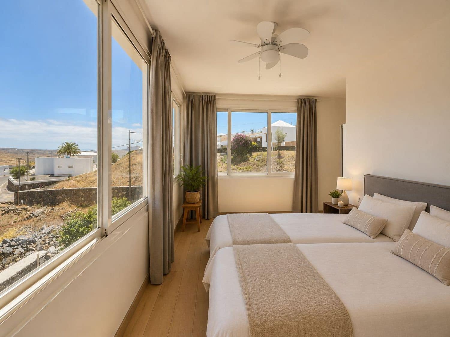 5 slaapkamer Villa te huur in Tabayesco met zwembad garage - € 3.900 (Ref: 9964889)