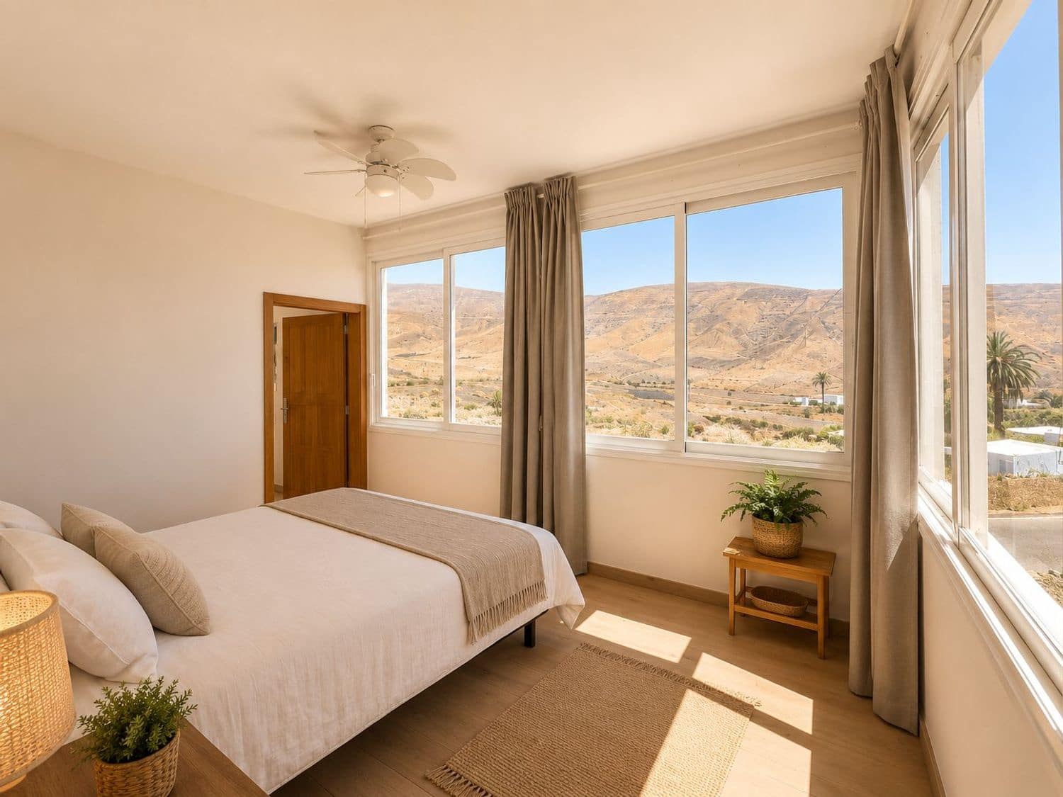5 slaapkamer Villa te huur in Tabayesco met zwembad garage - € 3.900 (Ref: 9964889)