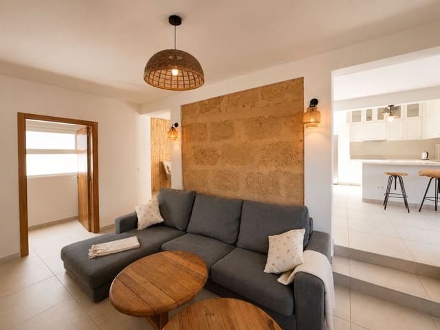 5 soverom Villa til leie i Tabayesco, Haría med svømmebasseng garasje - € 3 900 (Ref: 9964889)