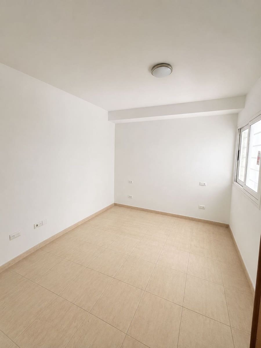 2 chambre Appartement à vendre à Arrecife avec garage - 200 000 € (Ref: 9974571)