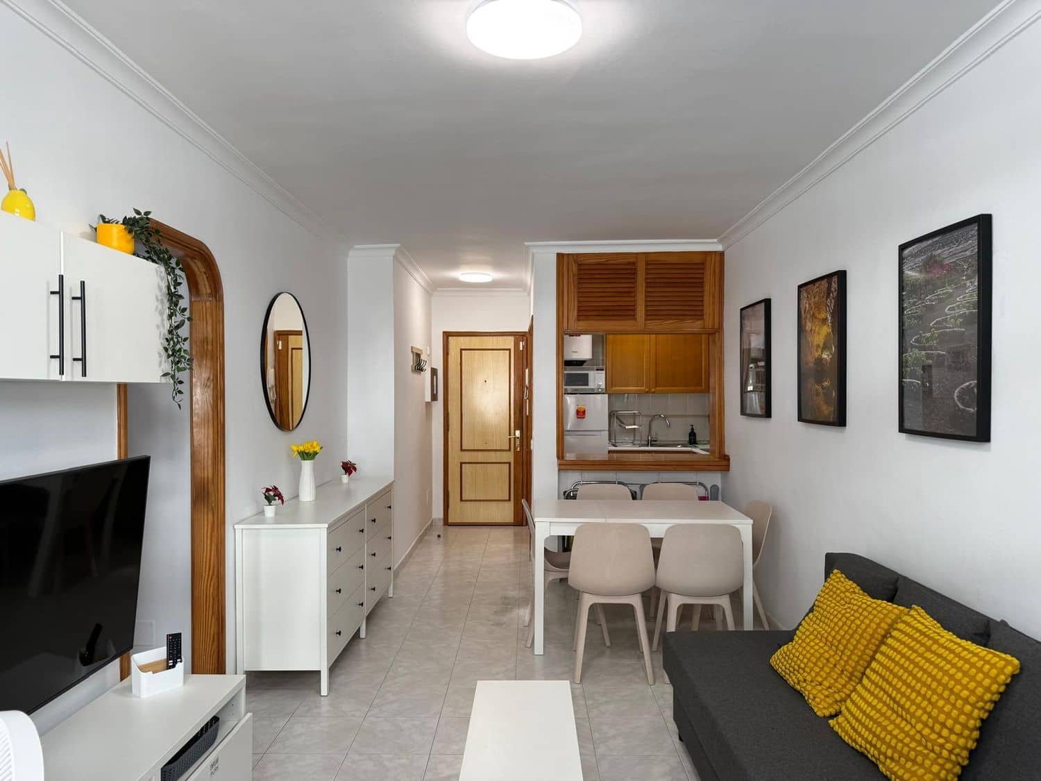 Appartement de 2 chambres à louer à Arrecife avec garage - 1 000 € (Ref: 9999535)