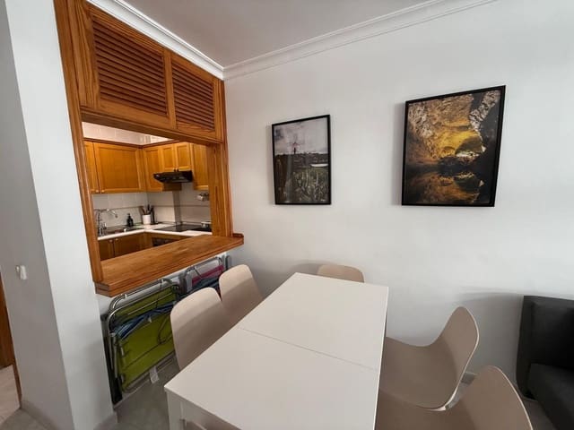 Appartement de 2 chambres à louer à Arrecife avec garage - 1 000 € (Ref: 9999535)