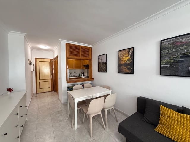 Appartement de 2 chambres à louer à Arrecife avec garage - 1 000 € (Ref: 9999535)