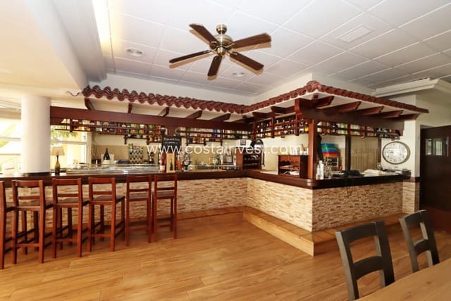 Restaurant/Bar til salgs i Arenales del Sol, Elche / Elx - € 649 000 (Ref: 7708943)