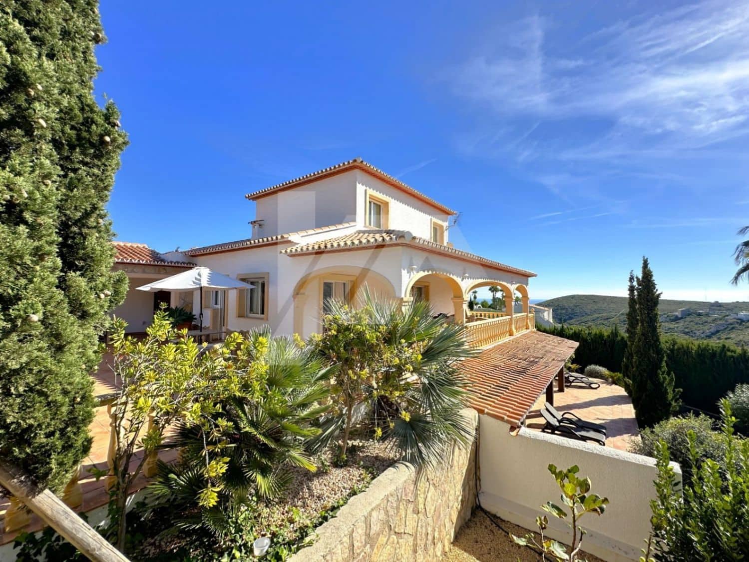 6 slaapkamer Villa te koop in Cumbre del Sol met zwembad garage - € 1.250.000 (Ref: 10006217)