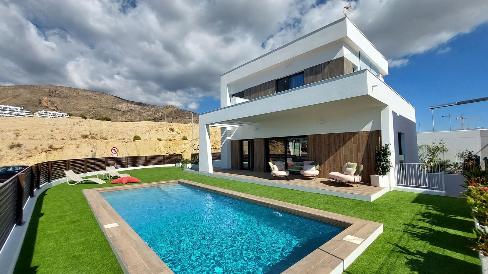 Chalet de 3 habitaciones en Finestrat en venta con piscina garaje - 565.000 € (Ref: 8597048)