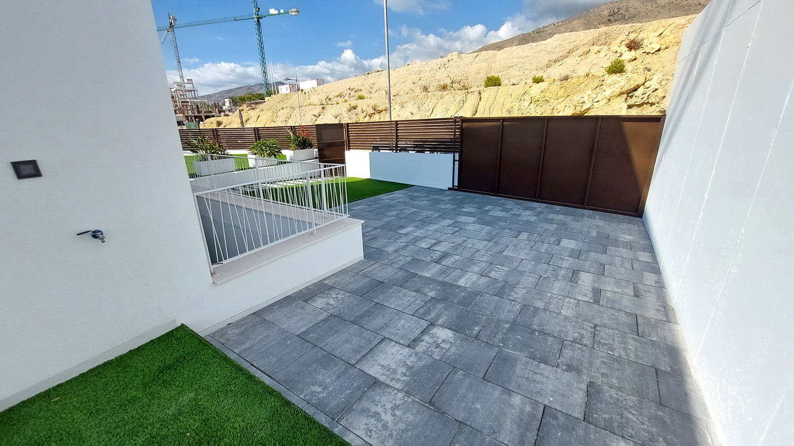 Chalet de 3 habitaciones en Finestrat en venta con piscina garaje - 565.000 € (Ref: 8597048)