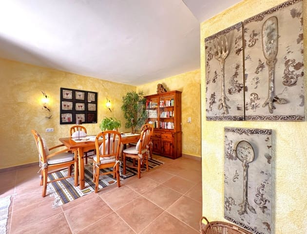 2 bedroom Townhouse for sale in Teulada-Moraira with pool - € 395,000 (Ref: 9415373)