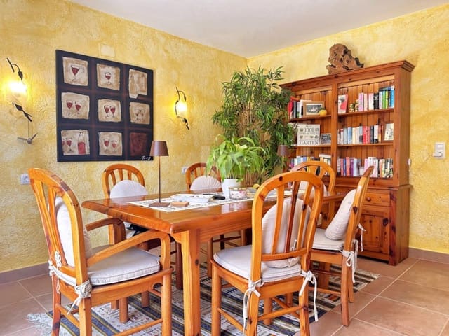 2 bedroom Townhouse for sale in Teulada-Moraira with pool - € 395,000 (Ref: 9415373)