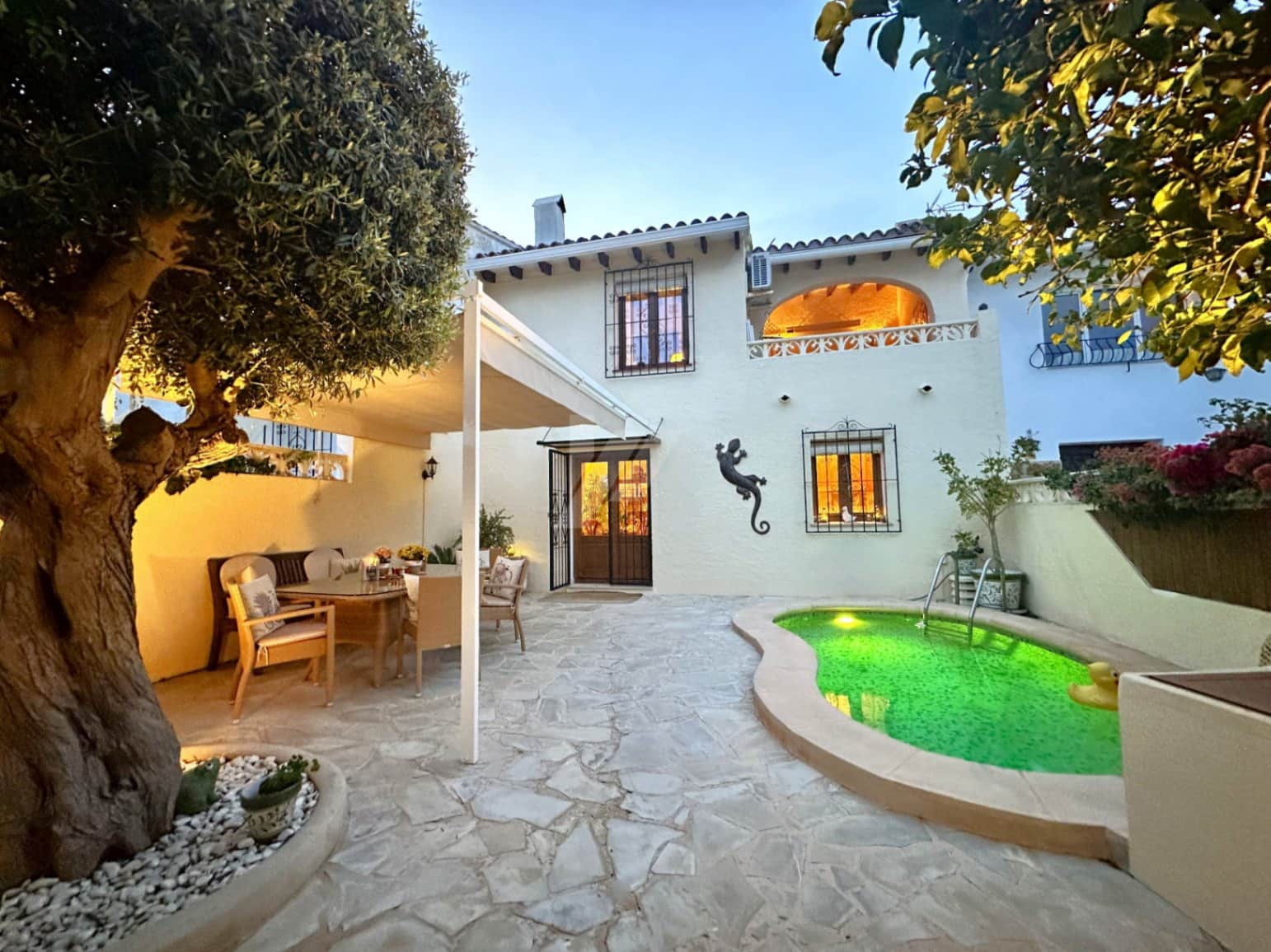 2 quarto Casa em Banda para venda em Teulada-Moraira com piscina - 395 000 € (Ref: 9415373)