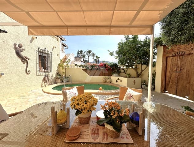 2 bedroom Townhouse for sale in Teulada-Moraira with pool - € 395,000 (Ref: 9415373)