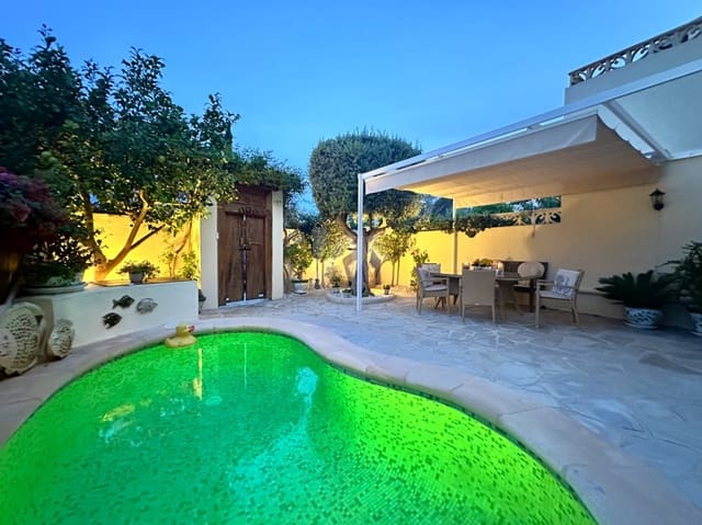 2 bedroom Townhouse for sale in Teulada-Moraira with pool - € 395,000 (Ref: 9415373)