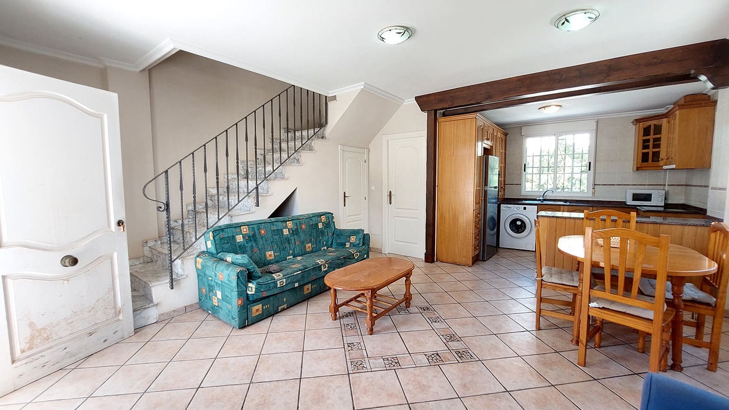 Chalet de 3 habitaciones en Torrevieja en venta con piscina garaje - 335.000 € (Ref: 9420028)