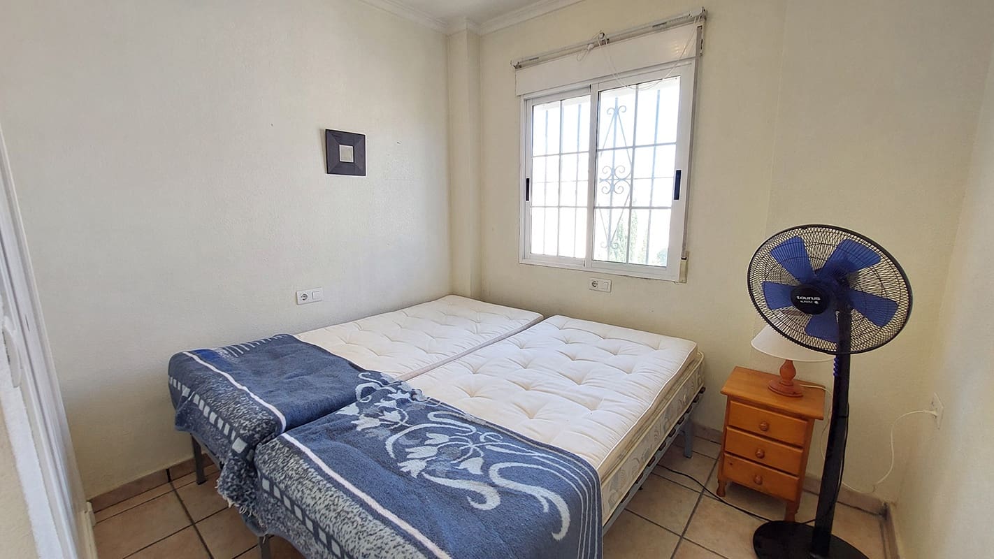 Chalet de 3 habitaciones en Torrevieja en venta con piscina garaje - 335.000 € (Ref: 9420028)