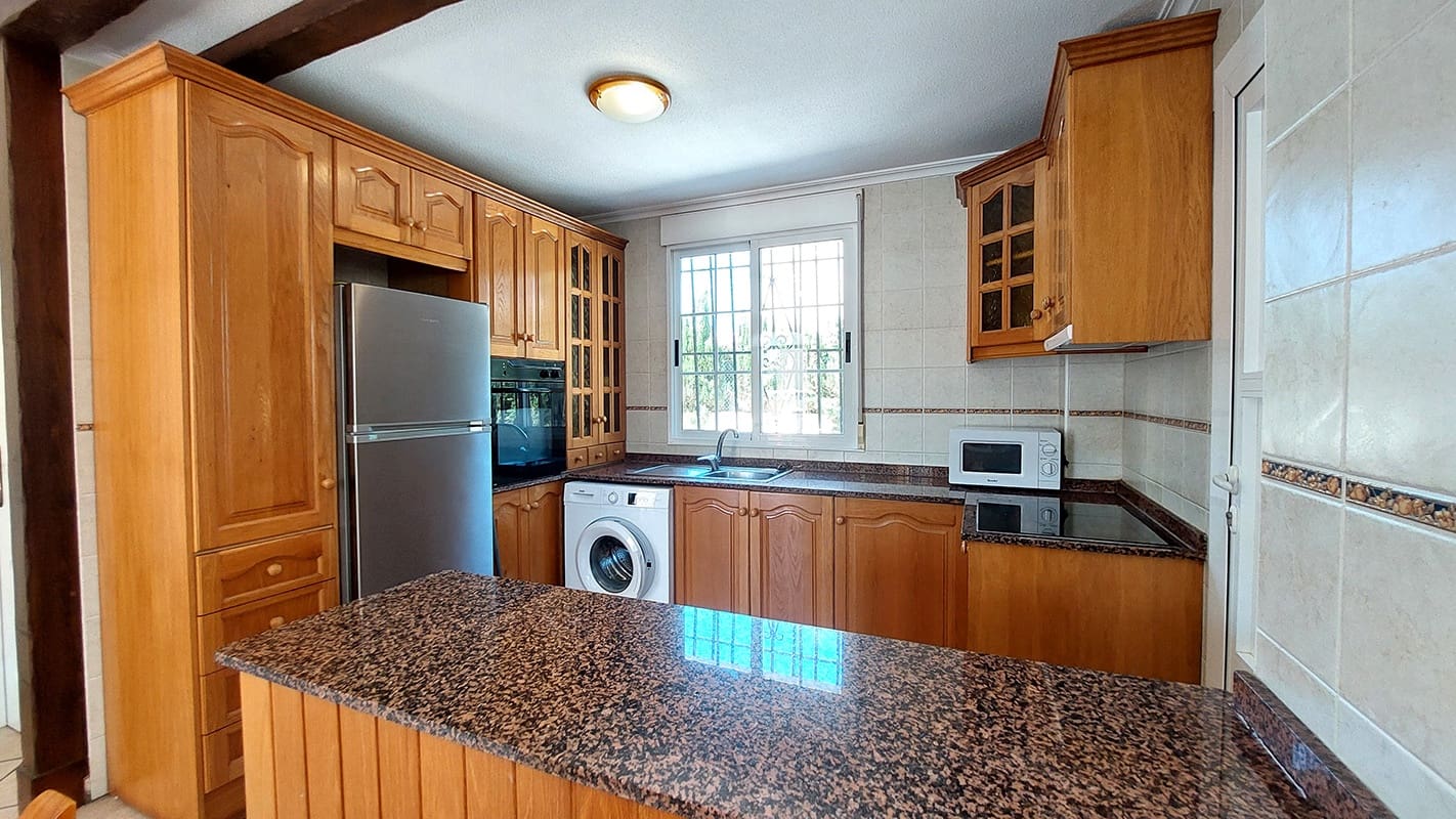 Chalet de 3 habitaciones en Torrevieja en venta con piscina garaje - 335.000 € (Ref: 9420028)