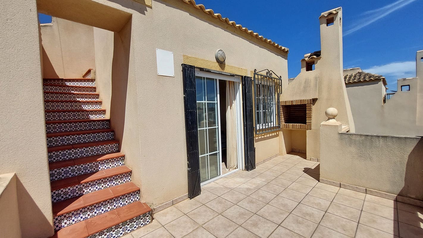 Chalet de 3 habitaciones en Torrevieja en venta con piscina garaje - 335.000 € (Ref: 9420028)