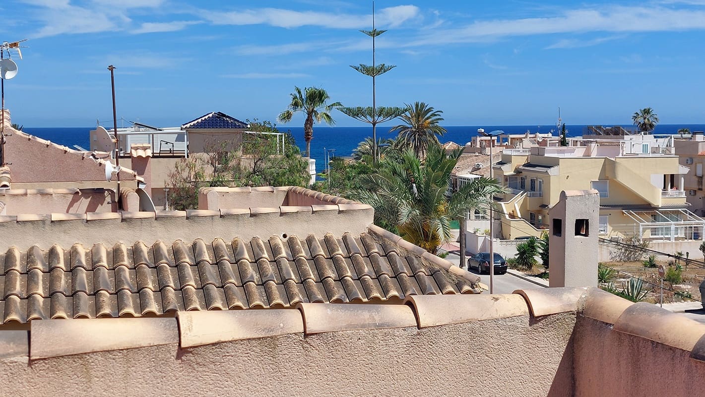 Chalet de 3 habitaciones en Torrevieja en venta con piscina garaje - 335.000 € (Ref: 9420028)