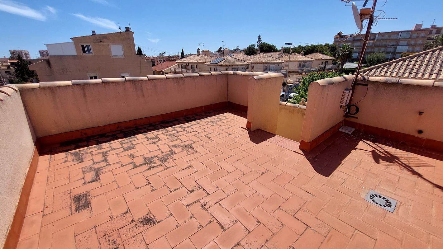 Chalet de 3 habitaciones en Torrevieja en venta con piscina garaje - 335.000 € (Ref: 9420028)