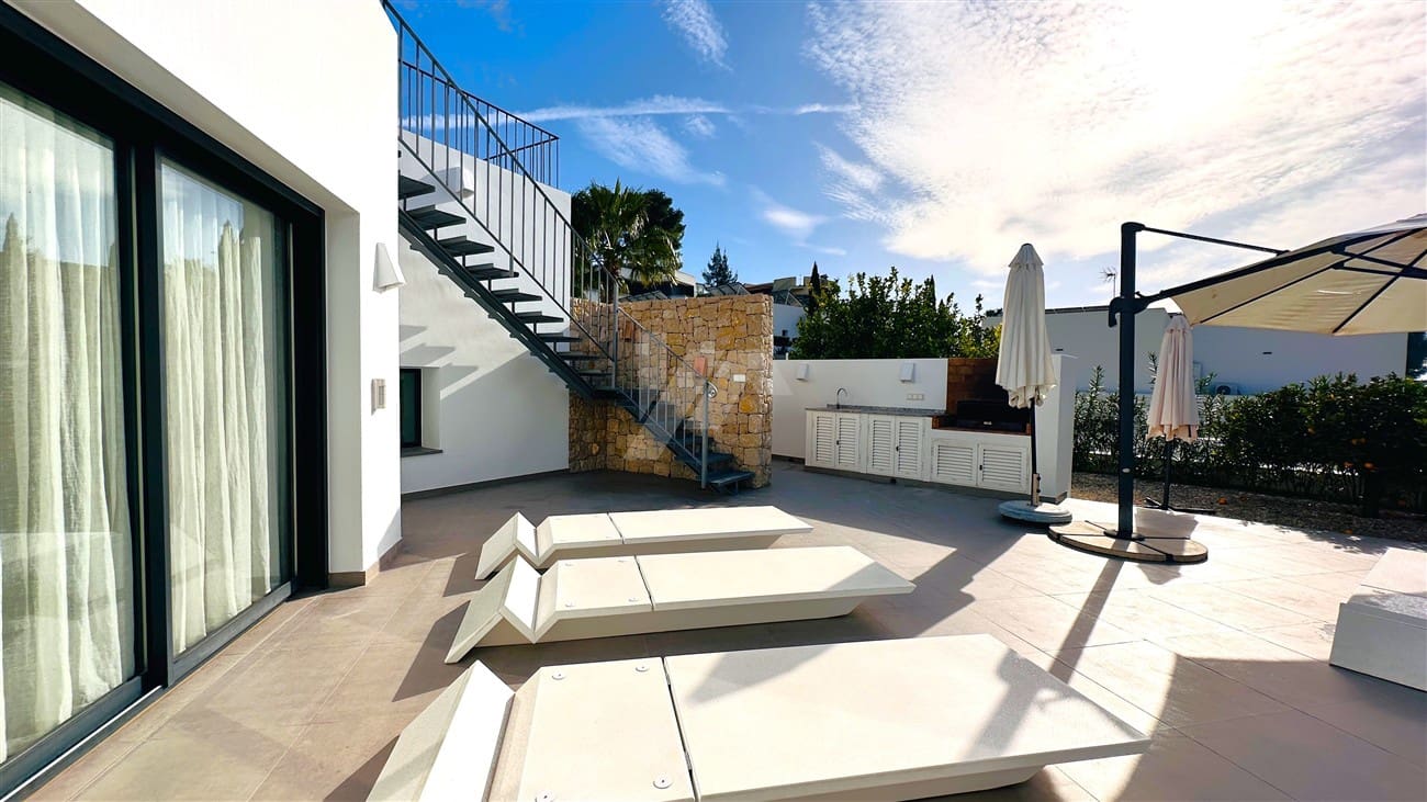 3 quarto Moradia para venda em Teulada-Moraira com piscina garagem - 1 050 000 € (Ref: 9523763)