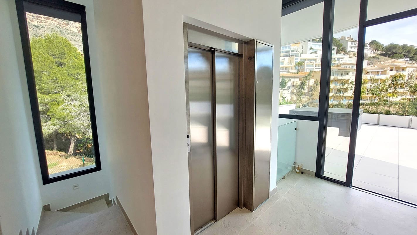 4 quarto Moradia para venda em Altea com piscina garagem - 2 250 000 € (Ref: 9700344)