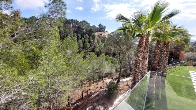 4 bedroom Villa for sale in Altea with pool garage - € 2,250,000 (Ref: 9700344)