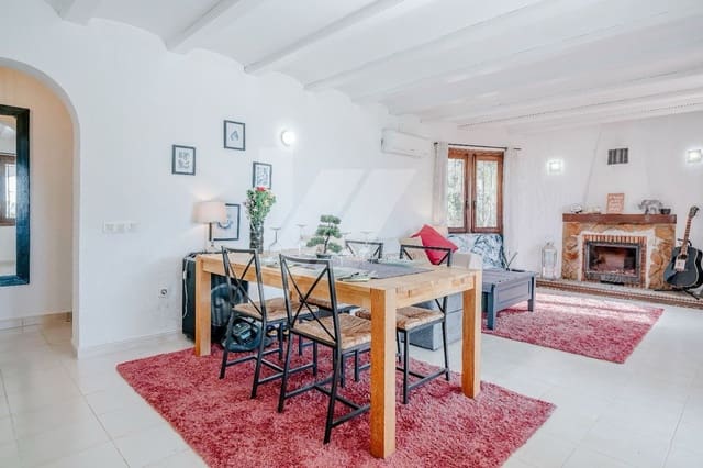Chalet de 2 habitaciones en Paichi, Teulada-Moraira en venta con piscina garaje - 550.000 € (Ref: 9809366)