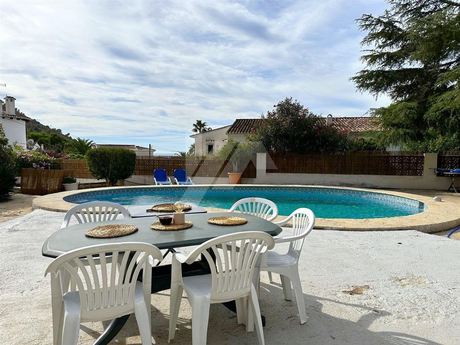 Chalet de 2 habitaciones en Moraira en venta con piscina garaje - 550.000 € (Ref: 9809366)