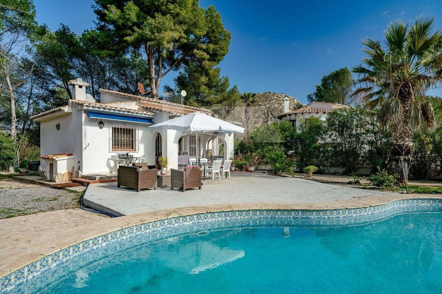 Chalet de 2 habitaciones en Moraira en venta con piscina garaje - 550.000 € (Ref: 9809366)