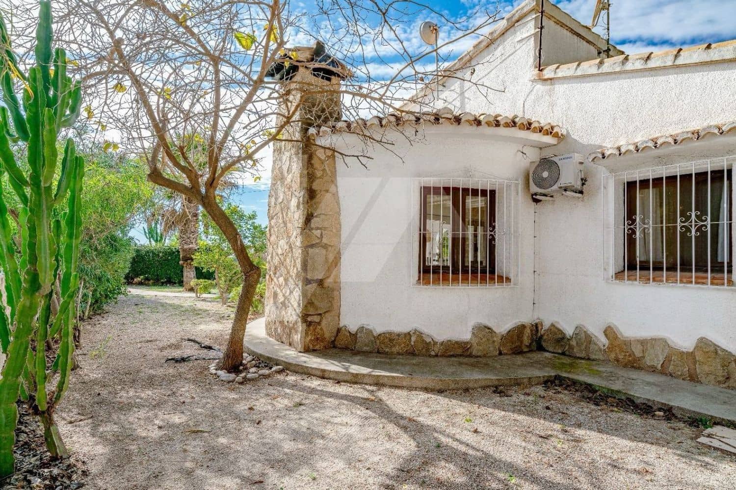 Chalet de 2 habitaciones en Moraira en venta con piscina garaje - 550.000 € (Ref: 9809366)
