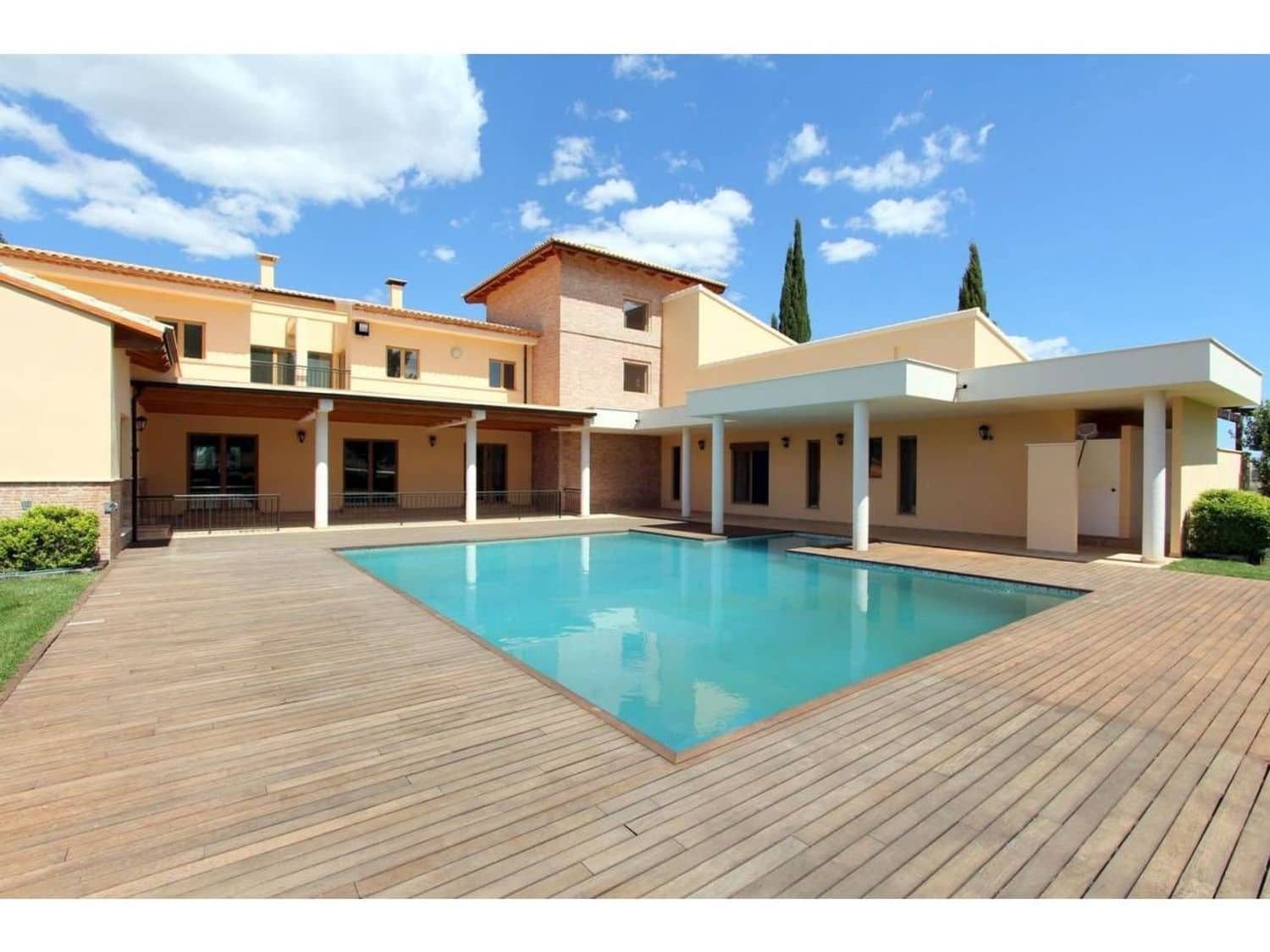 9 quarto Quinta/Casa Rural para venda em Penaguila com piscina garagem - 2 600 000 € (Ref: 9810935)