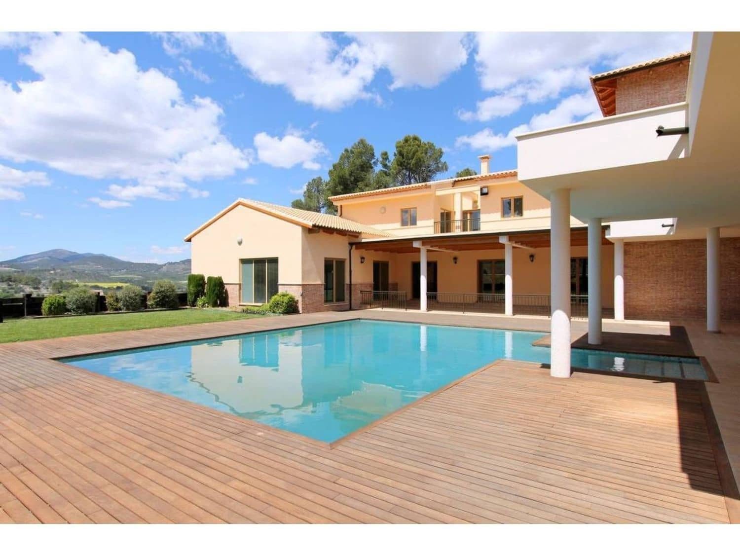 9 quarto Quinta/Casa Rural para venda em Penaguila com piscina garagem - 2 600 000 € (Ref: 9810935)