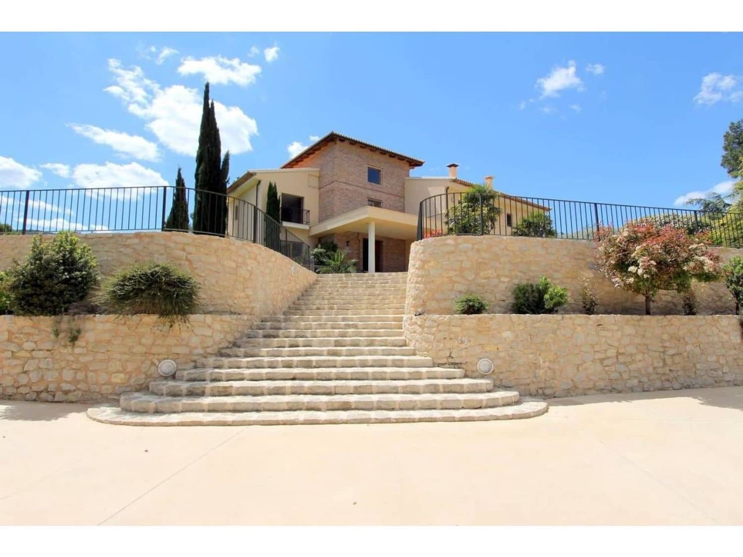 9 quarto Quinta/Casa Rural para venda em Penaguila com piscina garagem - 2 600 000 € (Ref: 9810935)
