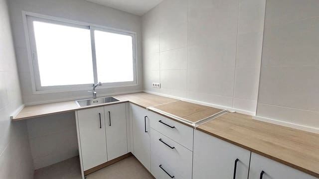 3 sovrum Hus till salu i Pinoso med garage - 135 000 € (Ref: 9810937)