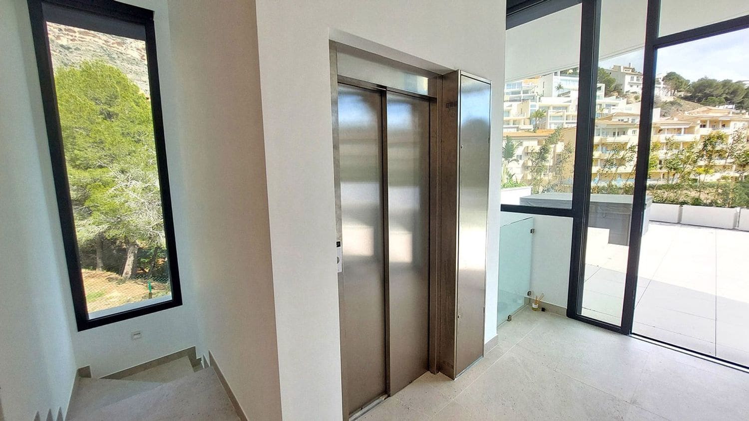 4 bedroom Villa for sale in Altea la Vella with pool garage - € 2,250,000 (Ref: 9826144)